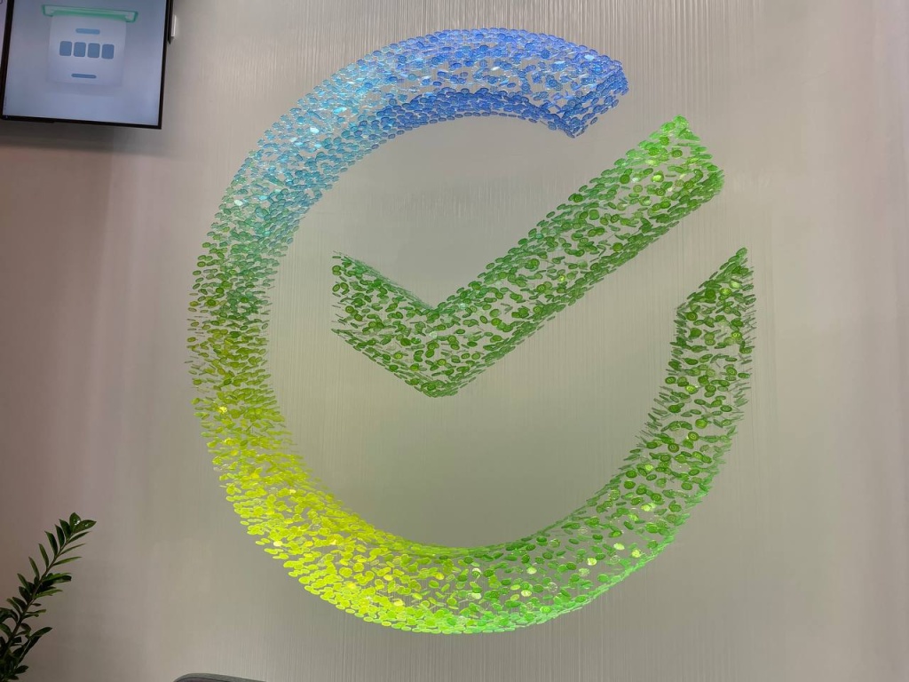 Sber представил первое российское умное кольцо для мониторинга здоровья