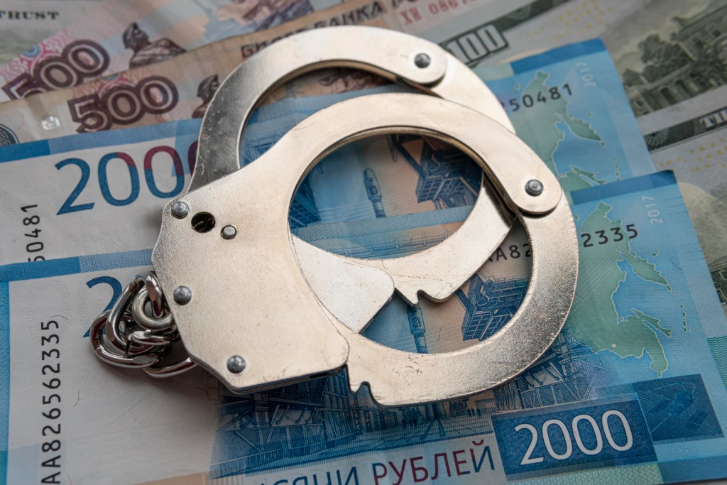 Ремонт сквера обернулся уголовным делом: в Оренбурге подрядчик обвиняется в хищении 2,3 млн рублей Ремонт сквера обернулся уголовным делом: в Оренбурге подрядчик обвиняется в хищении 2,3 млн рублей