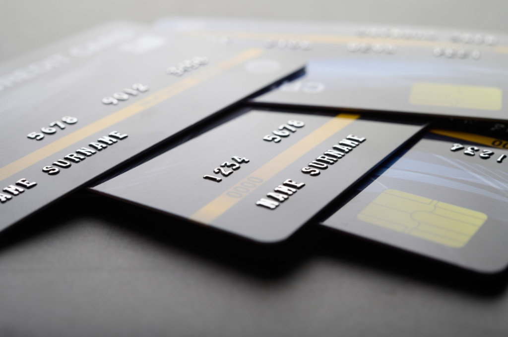 У части российских карт Visa и Mastercard истекают сертификаты безопасности У части российских карт Visa и Mastercard истекают сертификаты безопасности