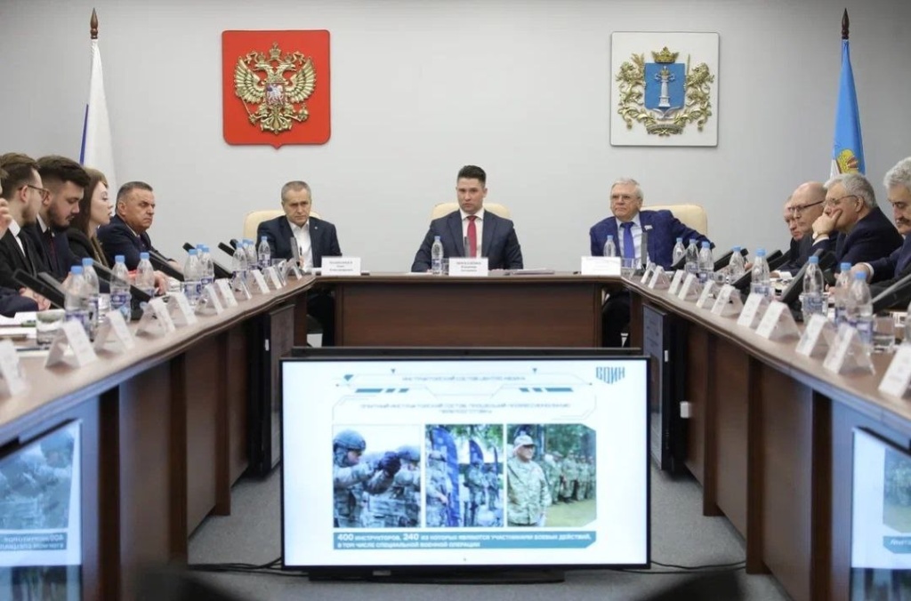 В Ульяновске прошло юбилейное заседание Ассоциации молодёжных парламентов Приволжья В Ульяновске прошло юбилейное заседание Ассоциации молодёжных парламентов Приволжья