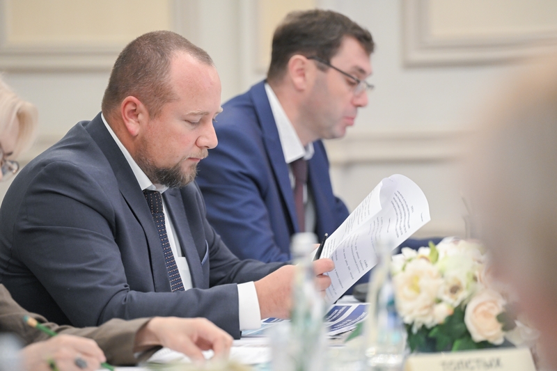 Мэр Сергей Петрин рассказал о работе по реформированию городских комбинатов благоустройства Мэр Сергей Петрин рассказал о работе по реформированию городских комбинатов благоустройства