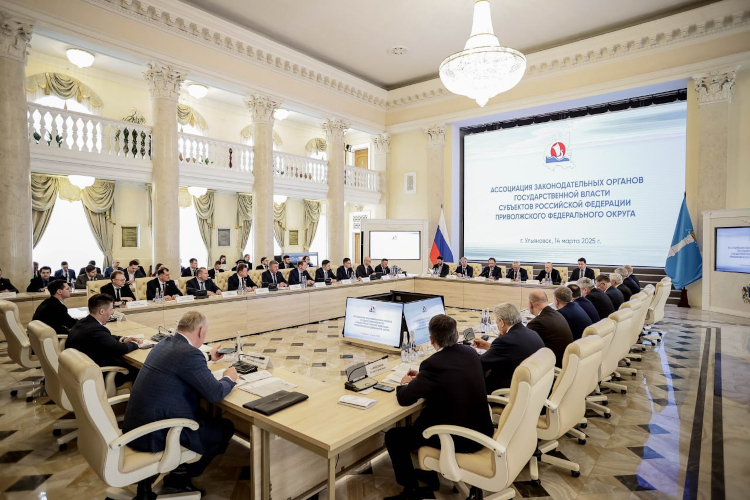 В ходе 75-го заседания Ассоциации законодателей ПФО в Ульяновске обсудили развитие беспилотной авиации в России