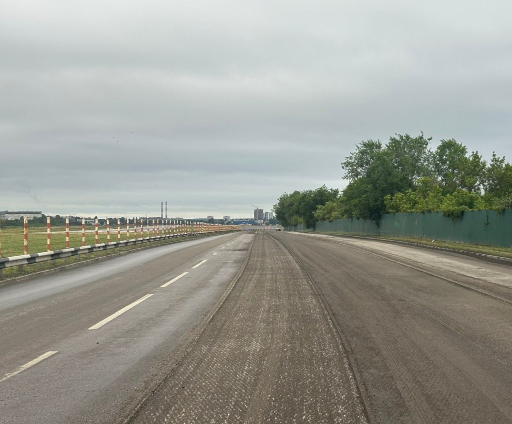 В Воронеже подрядчики приступили к укладыванию асфальта на дорогах в частном секторе