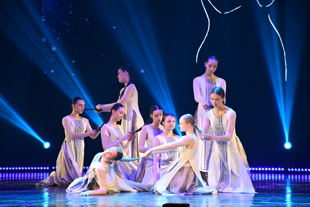 40 лет вдохновения и движения: театр танца „Нон‑Стоп“ с юбилеем поздравил Председатель Ивановской гордумы Александр Кузьмичёв 40 лет вдохновения и движения: театр танца „Нон‑Стоп“ с юбилеем поздравил Председатель Ивановской гордумы Александр Кузьмичёв