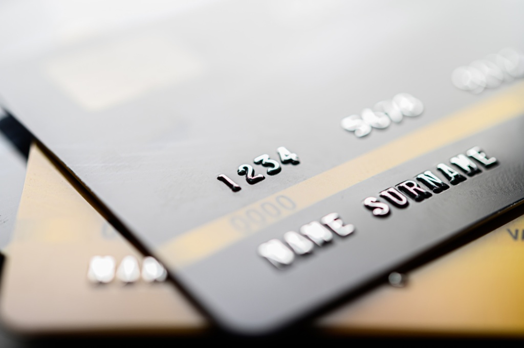 НБКИ: российские банки за апрель выдали клиентам 2,28 миллиона кредитных карт 