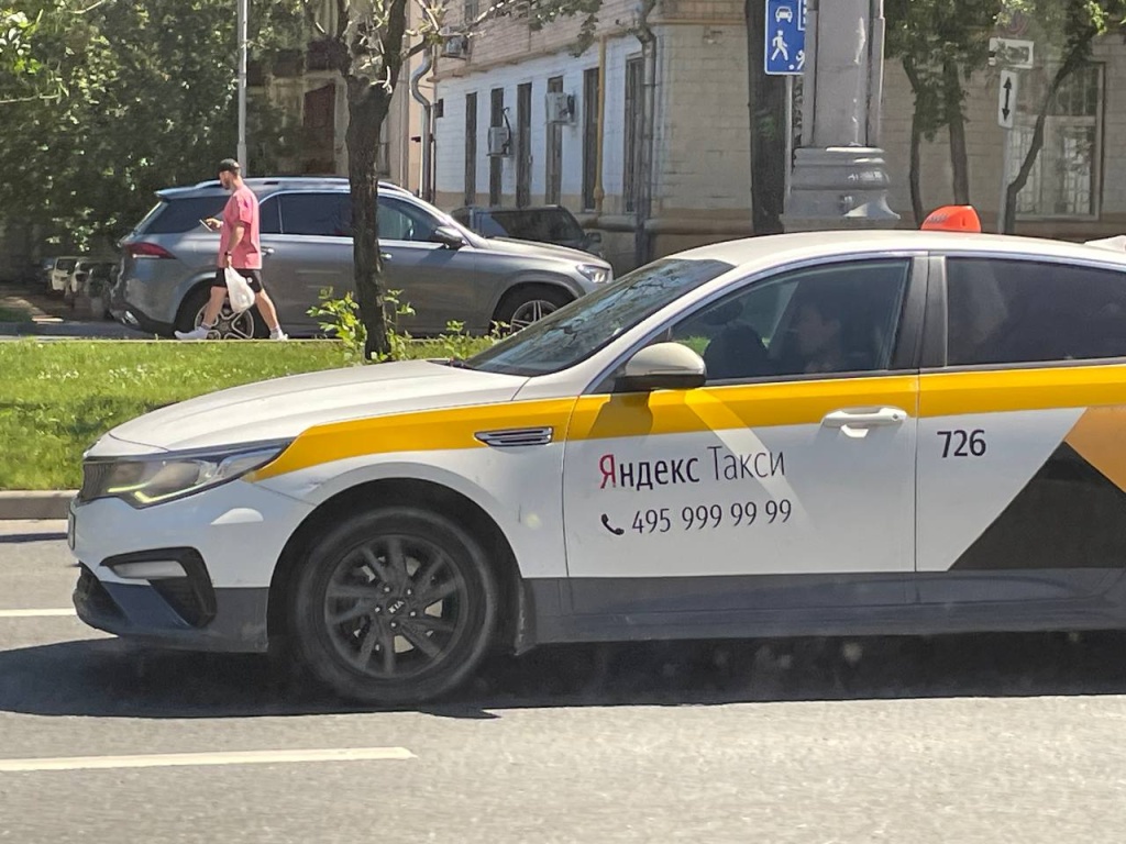 «Яндекс» потратил 46,5 млрд на привлечение водителей такси в 2024 году