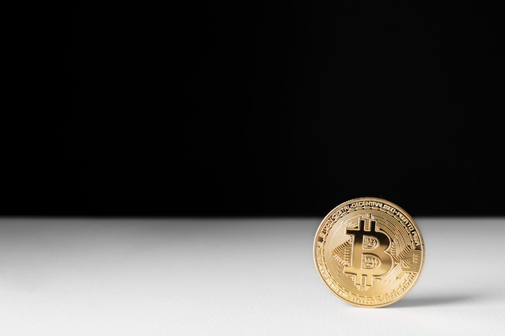 Курс биткоина вырос до 65 тысяч долларов Курс биткоина вырос до 65 тысяч долларов