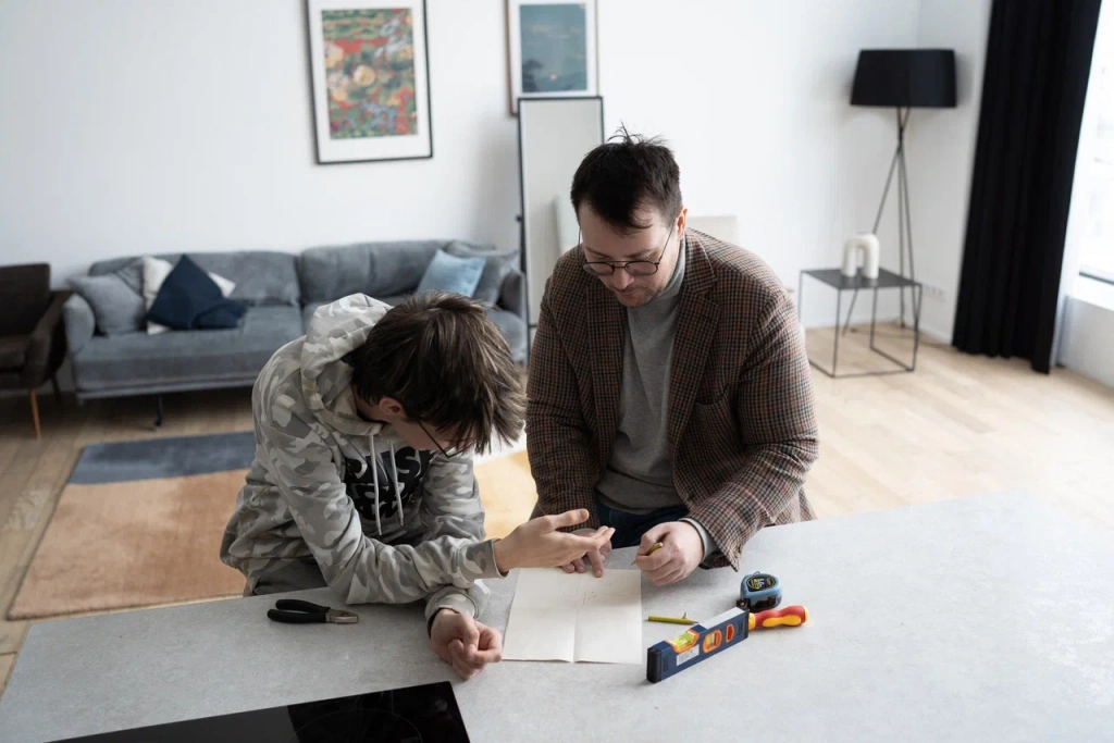 Стартует программа «Трамплин»: стань наставником для подростков-сирот с ВИЧ