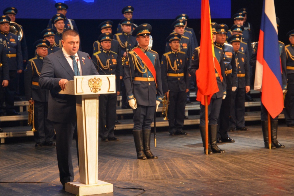 Председатель Воронежской гордумы поздравил сотрудников налоговой службы с профессиональным праздником Председатель Воронежской гордумы поздравил сотрудников налоговой службы с профессиональным праздником
